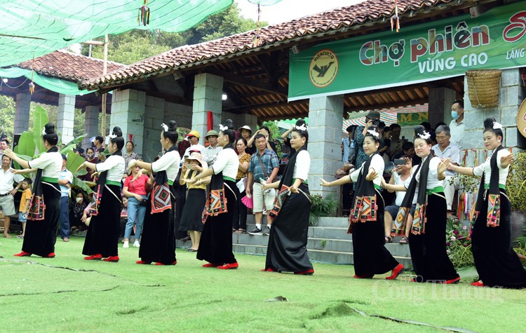 Trải nghiệm “Chợ phiên vùng cao - Sắc màu xứ Tuyên”