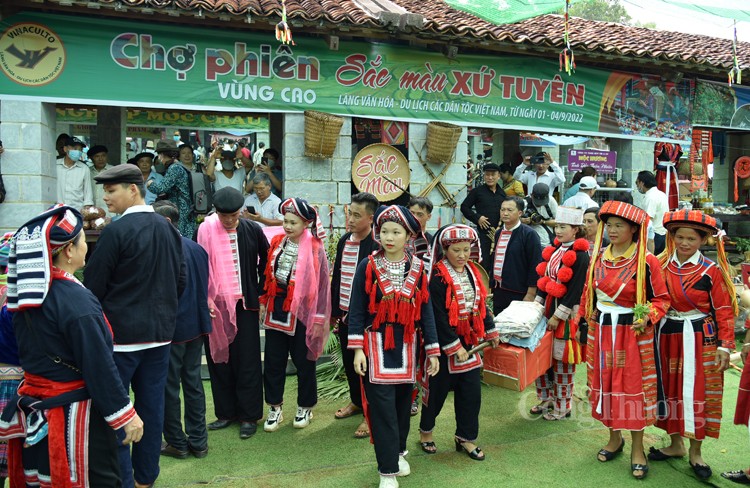 Trải nghiệm “Chợ phiên vùng cao - Sắc màu xứ Tuyên” Trải nghiệm “Chợ phiên vùng cao - Sắc màu xứ Tuyên”