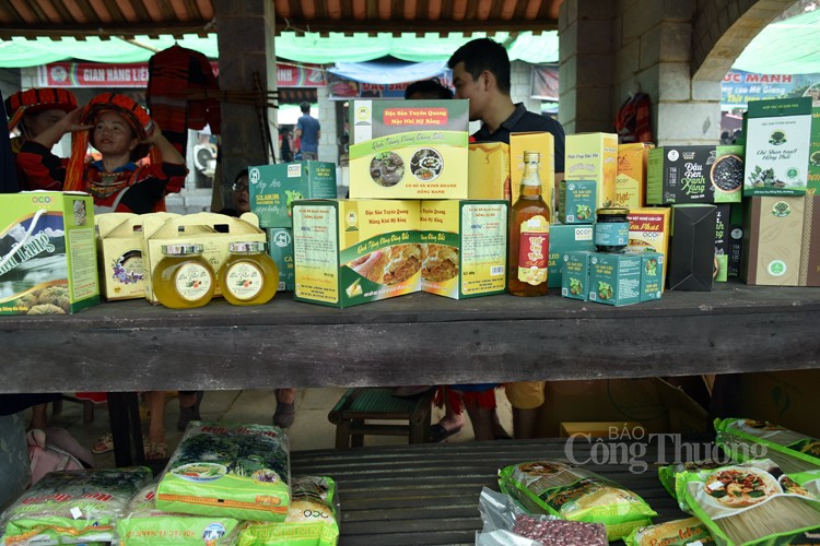 Trải nghiệm “Chợ phiên vùng cao - Sắc màu xứ Tuyên” Trải nghiệm “Chợ phiên vùng cao - Sắc màu xứ Tuyên”