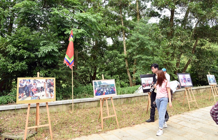Trải nghiệm “Chợ phiên vùng cao - Sắc màu xứ Tuyên” Trải nghiệm “Chợ phiên vùng cao - Sắc màu xứ Tuyên”