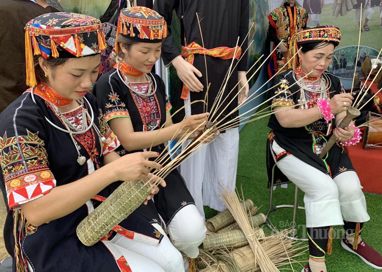 Sống động không gian Triển lãm ảnh, tư liệu về các dân tộc, tôn giáo