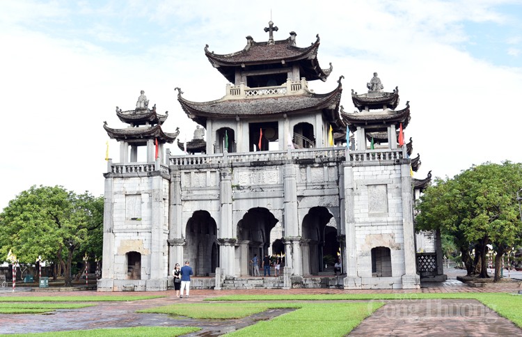 Nhà thờ Phát Diệm, sự hòa hợp giữa Công giáo với nền văn hóa kiến trúc dân tộc Nhà thờ Phát Diệm, sự hòa hợp giữa Công giáo với nền văn hóa kiến trúc dân tộc