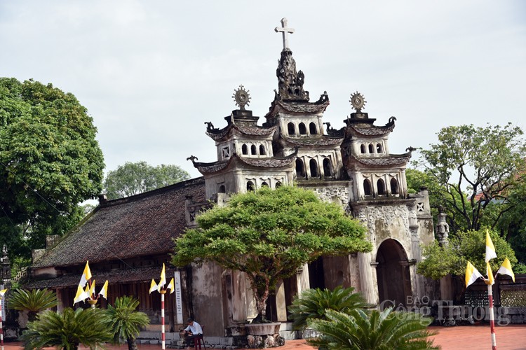 Nhà thờ Phát Diệm, sự hòa hợp giữa Công giáo với nền văn hóa kiến trúc dân tộc Nhà thờ Phát Diệm, sự hòa hợp giữa Công giáo với nền văn hóa kiến trúc dân tộc