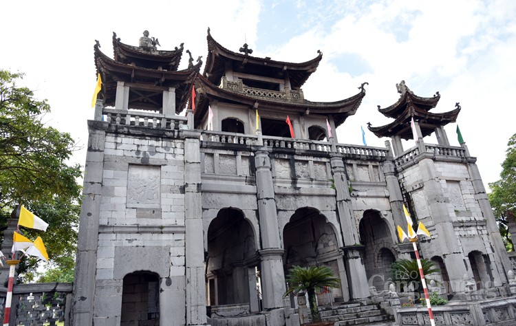 Nhà thờ Phát Diệm, sự hòa hợp giữa Công giáo với nền văn hóa kiến trúc dân tộc Nhà thờ Phát Diệm, sự hòa hợp giữa Công giáo với nền văn hóa kiến trúc dân tộc