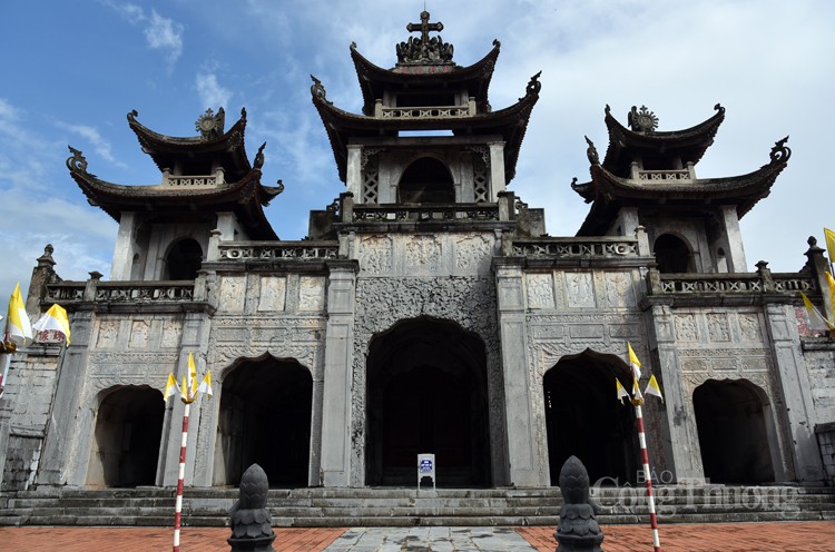 Nhà thờ Phát Diệm, sự hòa hợp giữa Công giáo với nền văn hóa kiến trúc dân tộc Nhà thờ Phát Diệm, sự hòa hợp giữa Công giáo với nền văn hóa kiến trúc dân tộc