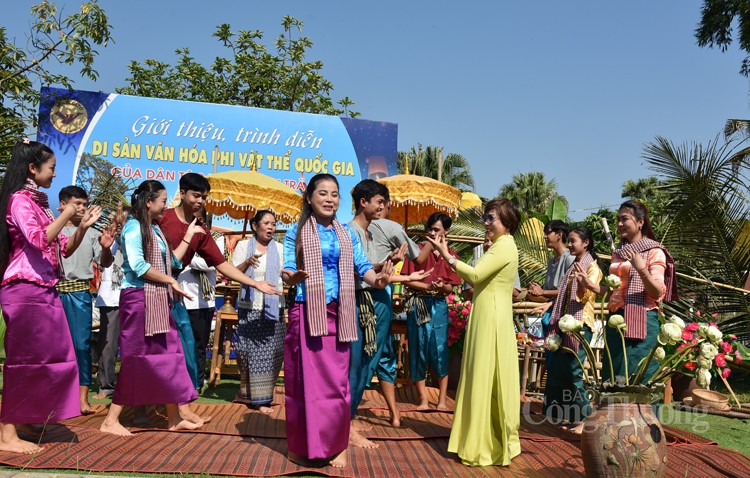 Lan toả văn hoá của đồng bào Khmer qua lễ hội Ok Om Bok