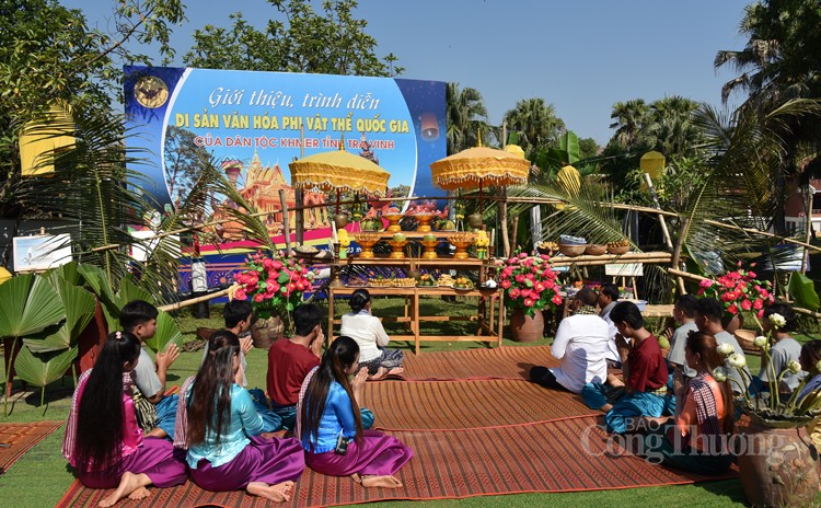 Lan toả văn hoá của đồng bào Khmer qua lễ hội Ok Om Bok Lan toả văn hoá của đồng bào Khmer qua lễ hội Ok Om Bok