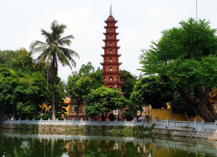 Khám phá nét đẹp của các địa danh du lịch tâm linh, tôn giáo Việt Nam