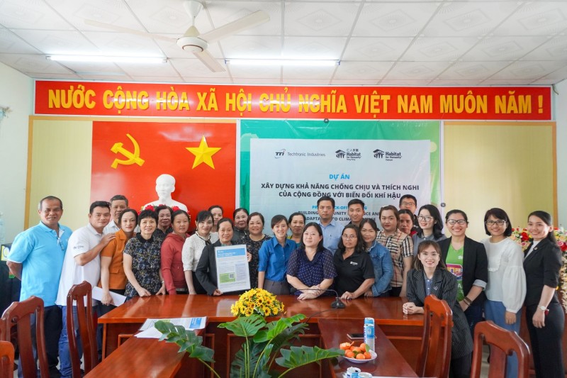 Cải thiện môi trường sống cho đồng bào dân tộc thiểu số Thái Nguyên, Kiên Giang