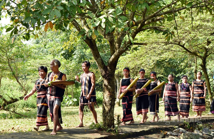 Sắc màu văn hóa của đồng bào dân tộc Xơ Đăng