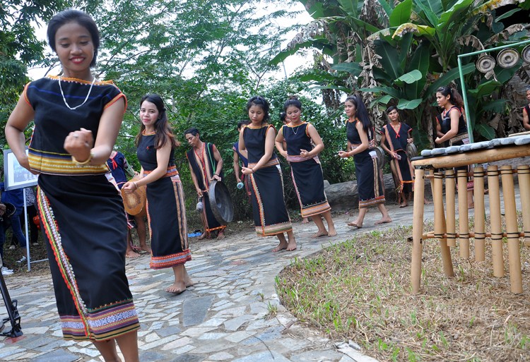 Sắc màu văn hóa của đồng bào dân tộc Xơ Đăng