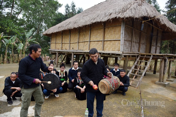Lễ tạ ơn của dân tộc Kháng, răn dạy con cháu nhớ về cội nguồn
