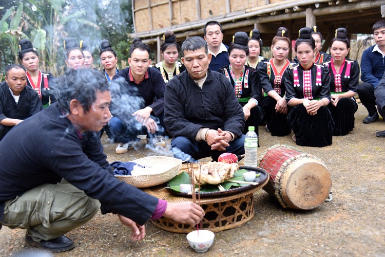 Lễ tạ ơn của dân tộc Kháng, răn dạy con cháu nhớ về cội nguồn