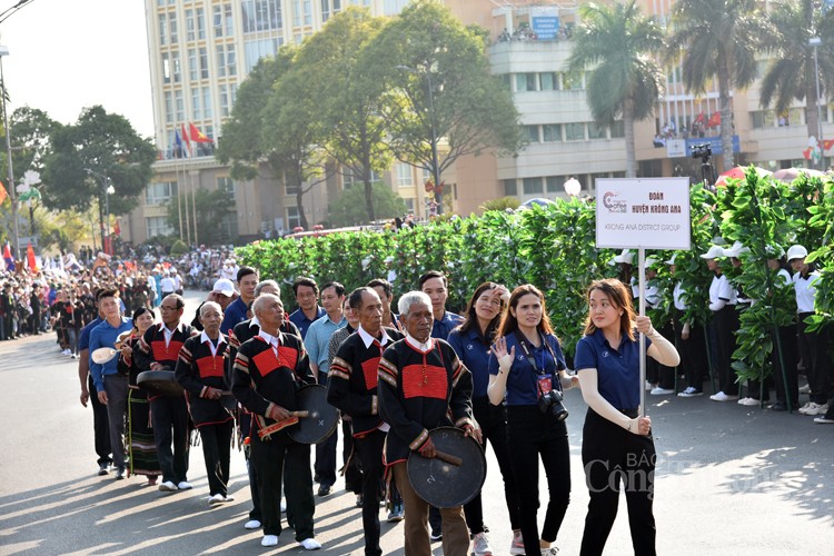 Hàng nghìn du khách tham dự Lễ hội đường phố Buôn Ma Thuột 2023 Hàng nghìn du khách tham dự Lễ hội đường phố Buôn Ma Thuột 2023