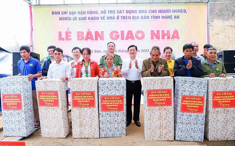 Trao những căn nhà đầu tiên cho người nghèo, người có khó khăn về nhà ở Nghệ An