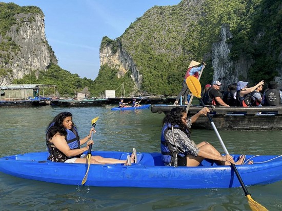 Quảng Ninh công bố 4 vùng vui chơi giải trí trên vịnh Hạ Long đủ điều kiện
