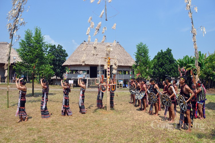 Cây nêu trong văn hóa của đồng bào Tây Nguyên