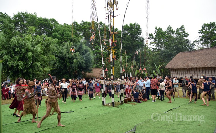 Cây nêu trong văn hóa của đồng bào Tây Nguyên