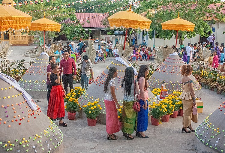 Ngôi chùa còn mang ý nghĩa như một “điểm đến” không thể thiếu vào dịp đón chào năm mới. Ngôi chùa còn mang ý nghĩa như một “điểm đến” không thể thiếu vào dịp đón chào năm mới.