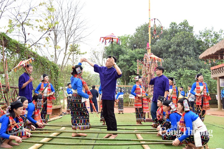 Lễ hội Chá Mùn, lễ tục cầu mùa, cầu phúc của người Thái đen