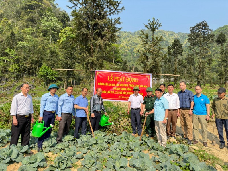 Hà Giang: Phát huy vai trò người có uy tín trong phát triển kinh tế, bảo vệ vùng biên