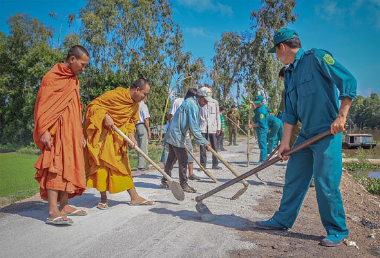 Sơ kết 3 năm thực hiện Chương trình MTTQ phát triển vùng đồng bào DTTS và MN khu vực phía Nam