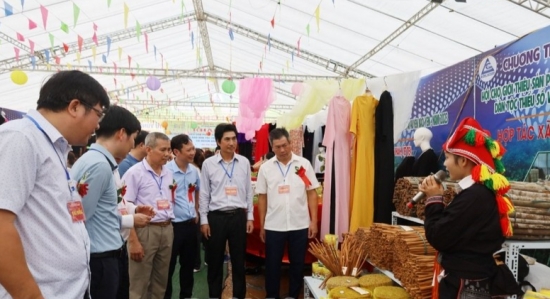 Lào Cai tổ chức hội chợ chuyên biệt vùng đồng bào dân tộc thiểu số và miền núi