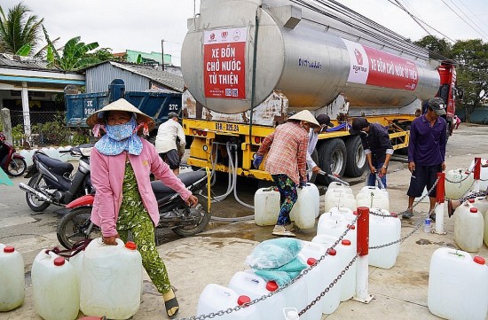 Đồng bằng sông Cửu Long: Chính quyền và người dân vẫn gồng mình chống hạn, mặn