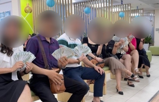 Góc tối đa cấp: Gần 700 người tiêu dùng