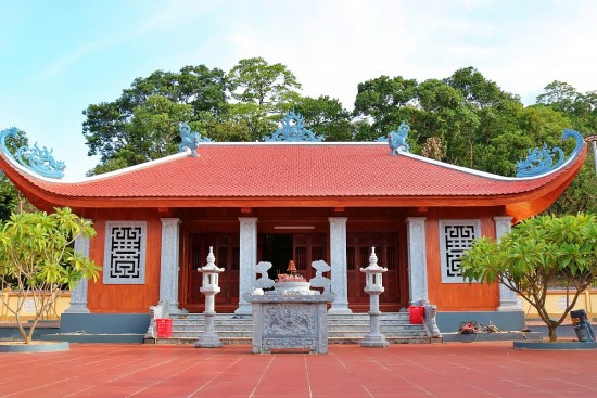 Đền thờ anh hùng liệt sĩ tại hồ Kẻ Gỗ: Thắp sáng ngọn lửa tri ân
