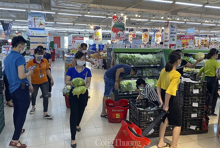 Nghệ An: Doanh nghiệp bán lẻ thực hiện “3 tại chỗ” vừa làm vừa lo