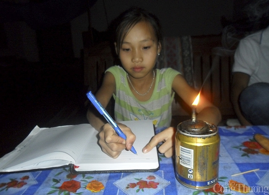 Nghệ An: Nỗ lực xoá các “vùng trắng” điện lưới quốc gia