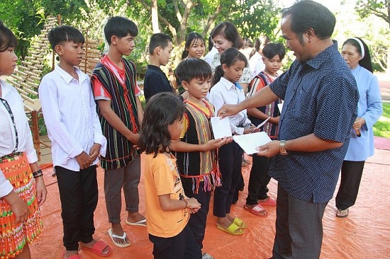 dak lak phat trien toan dien ben vung doi song cua dong bao dan toc thieu so
