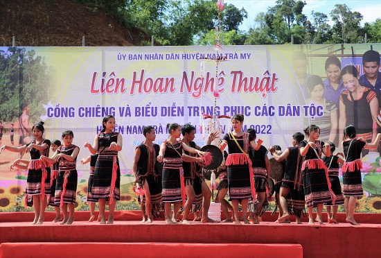 Quảng Nam: Không bỏ quên văn hoá cồng chiêng