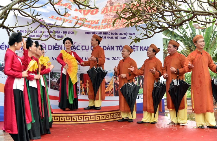 Triển lãm, trình diễn nhạc cụ các dân tộc Việt Nam