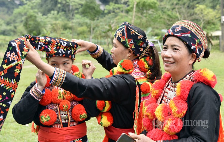 Lâm Bình, bảo tồn trang phục truyền thống của người Dao đỏ