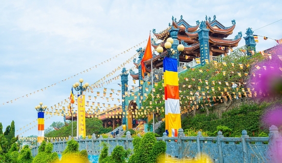 Chùa Ba Vàng phản pháo "thông tin sai sự thật" về tiền công đức, Bộ Tài chính nói gì?