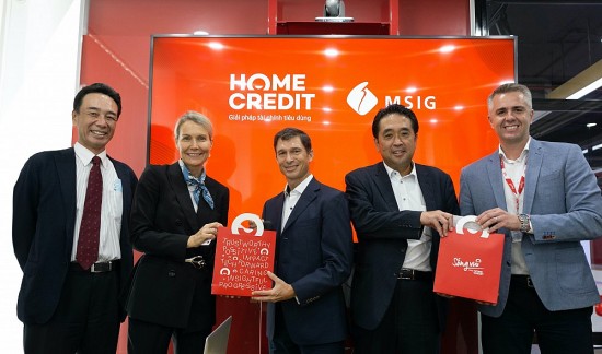 Tập đoàn tài chính số Home Credit Việt Nam "bắt tay" cùng công ty bảo hiểm hàng đầu Nhật Bản
